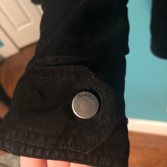 Jacket - Picture 3 of 8